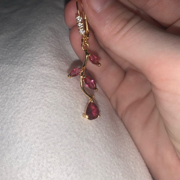 Earings - Picture 2 of 6